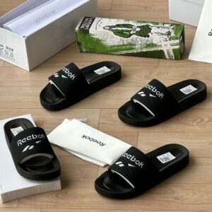 Alternative view of Reebok luxury slide- black