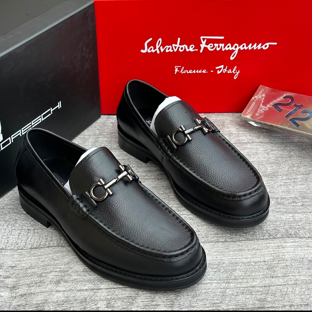 Ferragamo-Inspired Black Pebbled Leather Horsebit Loafer
