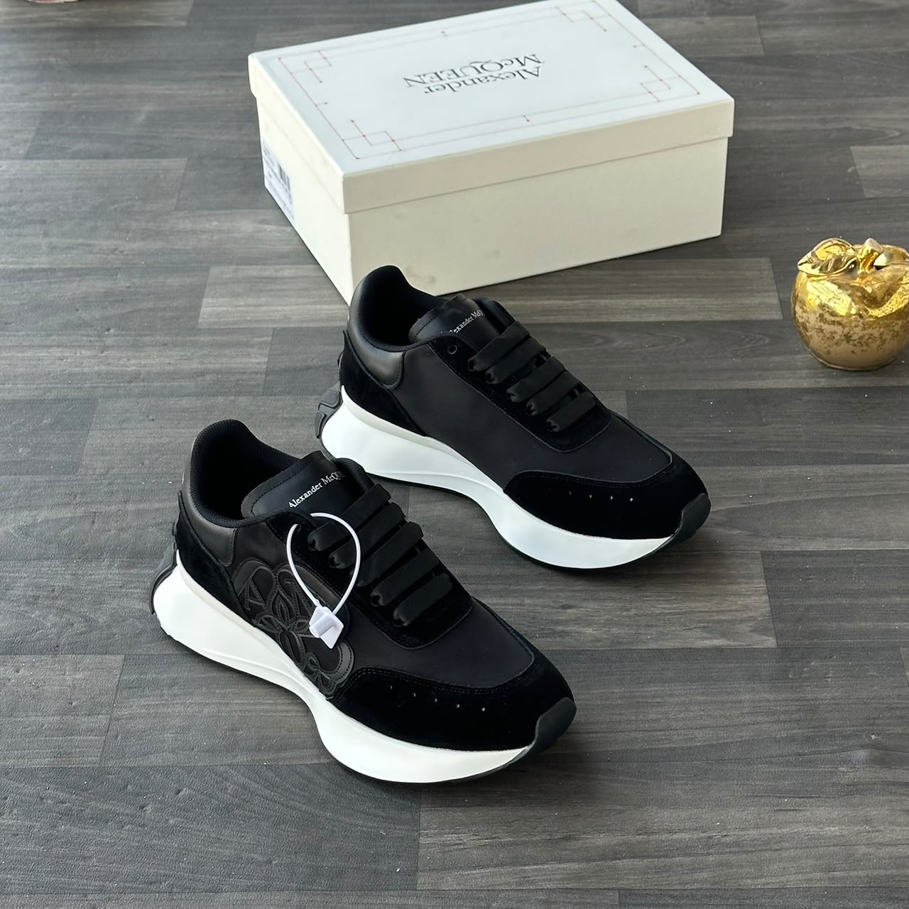 Alexander McQueen Men luxury Shoe - black