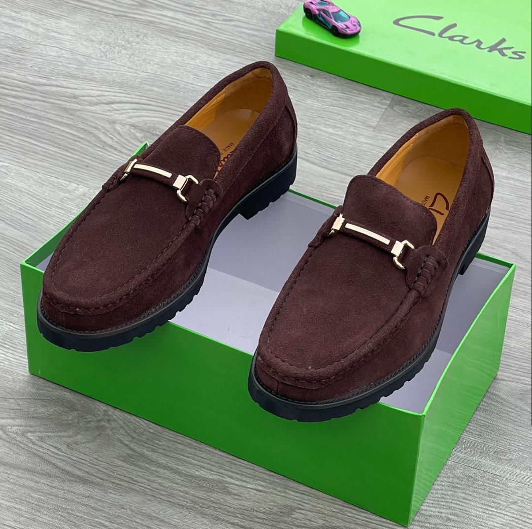 Clark suede loafer brown