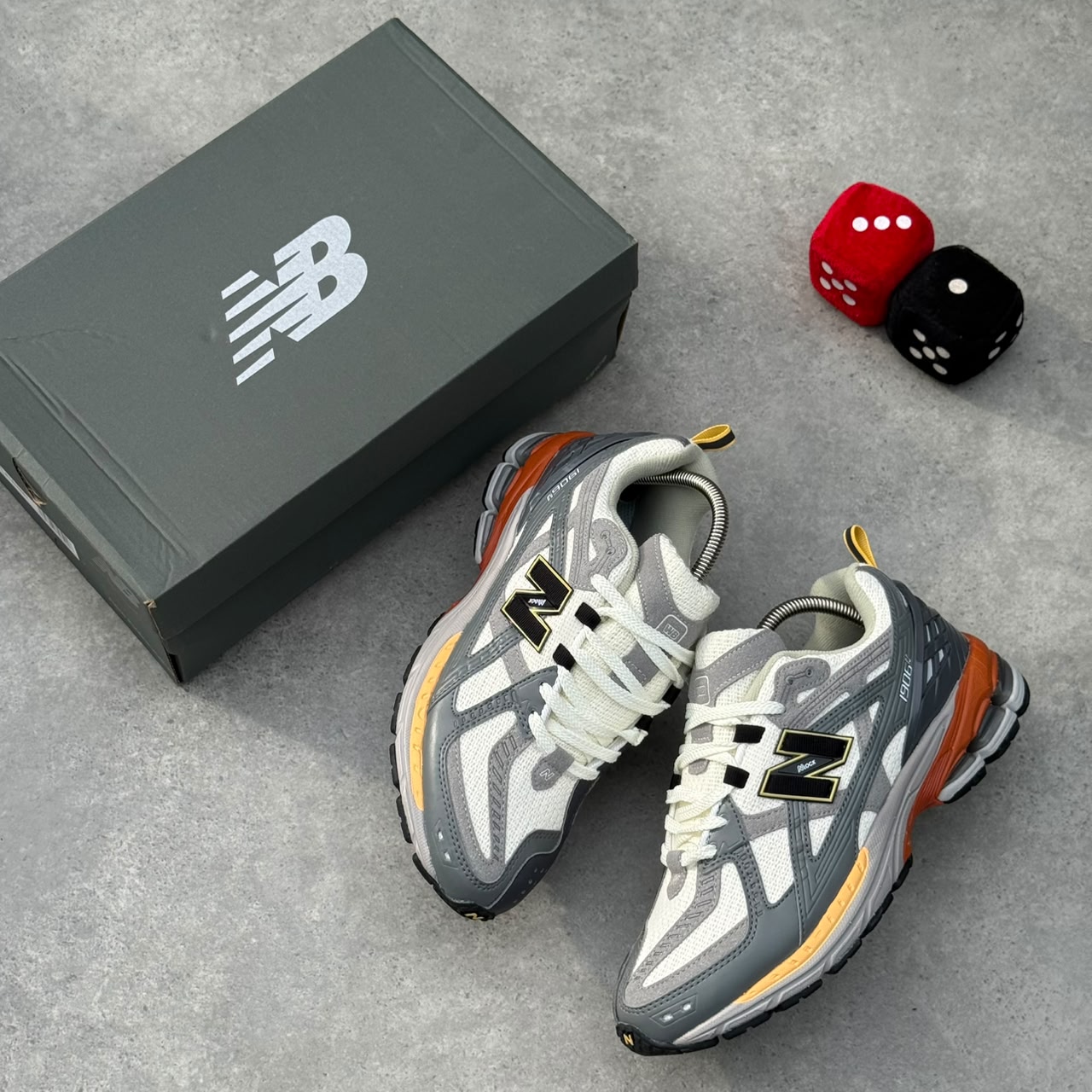 NEW BALANCE 1906U SNKS