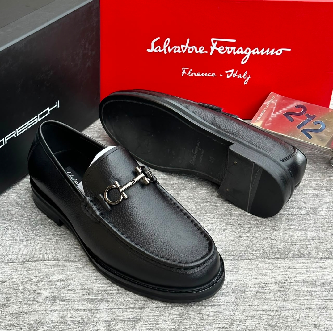 Ferragamo-Inspired Black Pebbled Leather Horsebit Loafer - Image 2