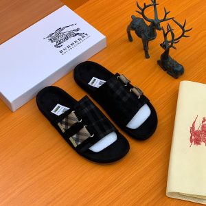 Burberry Check Buckle Slides