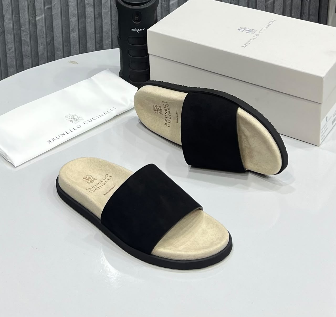 Brunello Cucinelli Luxury Single strap black Slide - Image 3